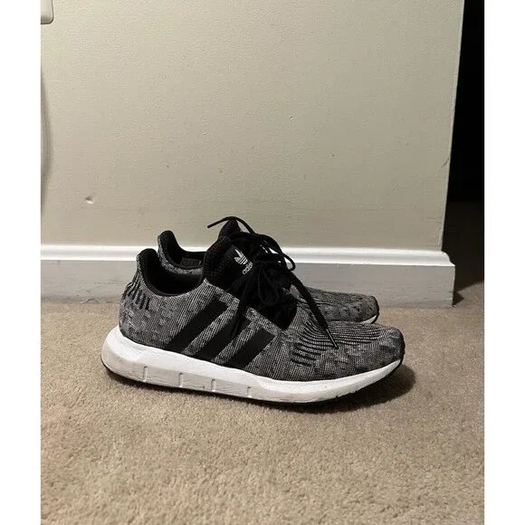 Adidas Originals Swift Run OG Men's Running Shoe Athletic Trainers; Size 9 - Picture 1 of 6